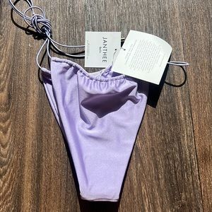 Janthee Lyn Bottom in Lilac